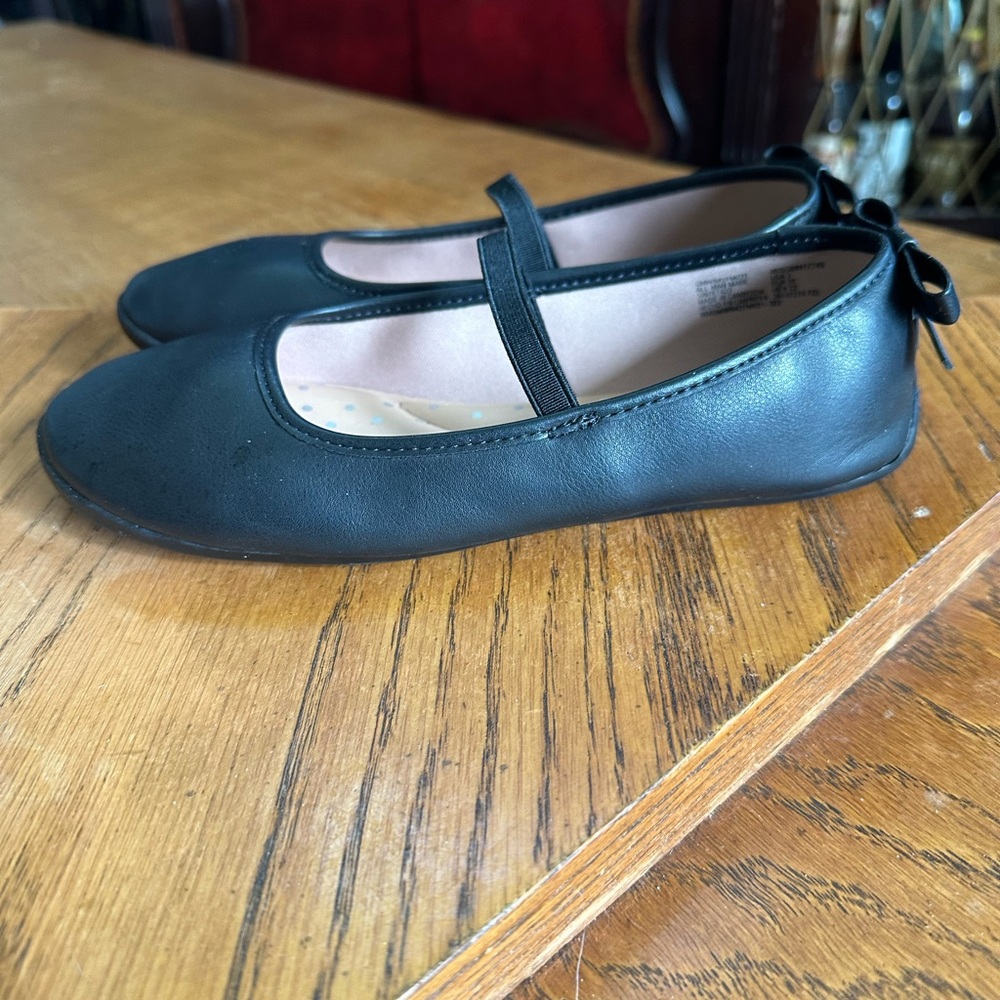 Black slip on shoes - Picture 4 of 9